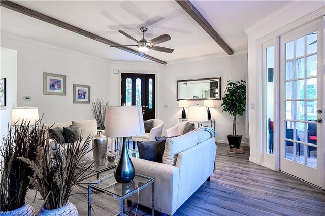 133 Colonade CIR, Naples, FL 34103
