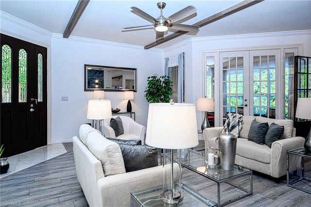 133 Colonade CIR, Naples, FL 34103