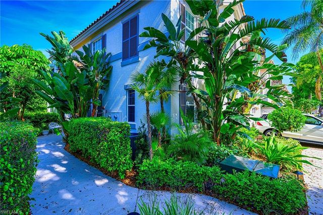133 Colonade CIR, Naples, FL 34103