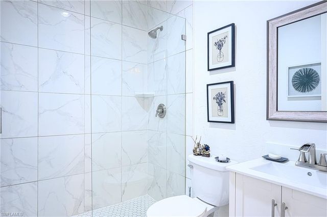 133 Colonade CIR, Naples, FL 34103