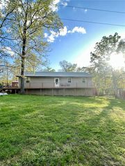 323 Shamrock Lane, Bourbon, MO 65441