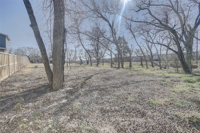 4511 Yancy Street, Dallas, TX 75216