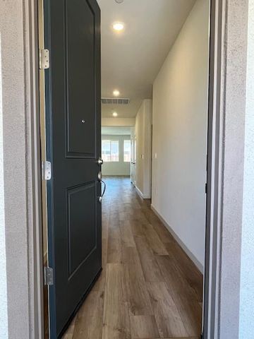 1525 Carp Way, Sacramento, CA 95832