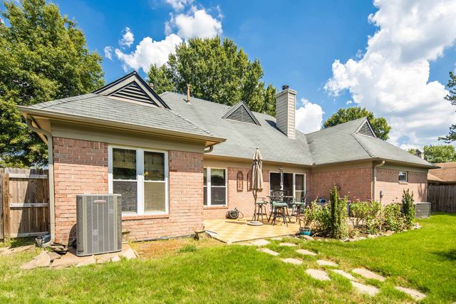 8721 OLD RIVER RD, Memphis, TN 38018