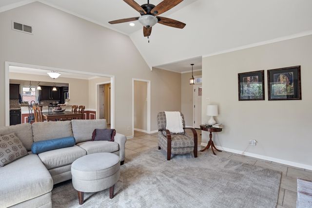 8721 OLD RIVER RD, Memphis, TN 38018