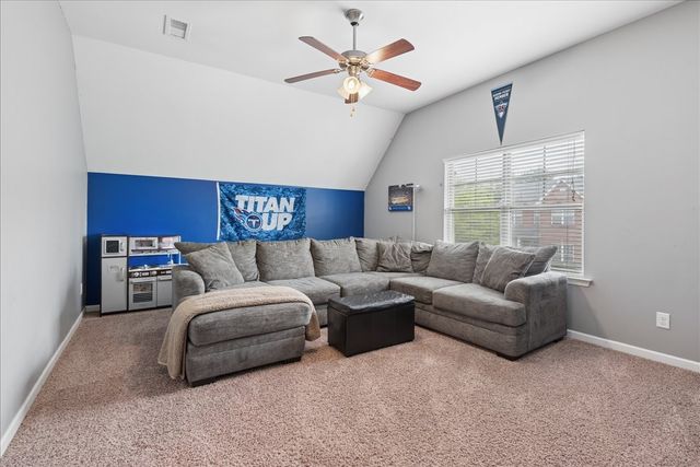 400 Stratford Park Blvd, Gallatin, TN 37066