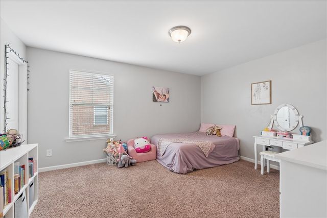 400 Stratford Park Blvd, Gallatin, TN 37066