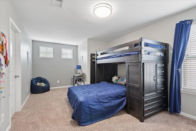 400 Stratford Park Blvd, Gallatin, TN 37066