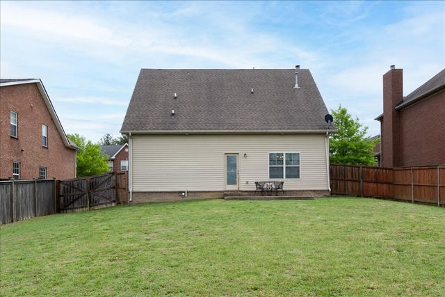 400 Stratford Park Blvd, Gallatin, TN 37066