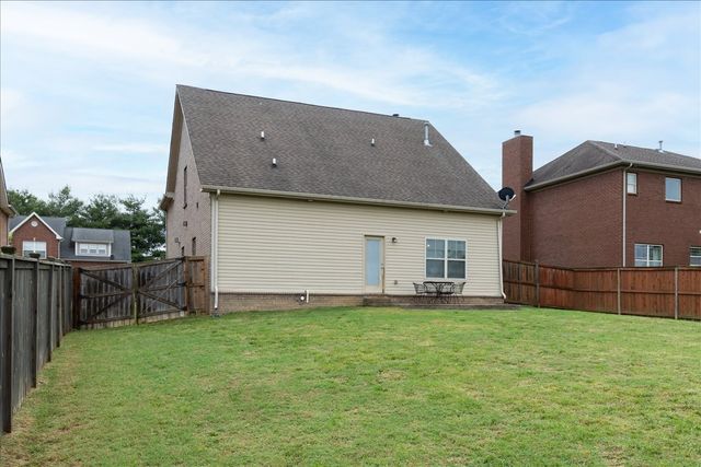 400 Stratford Park Blvd, Gallatin, TN 37066