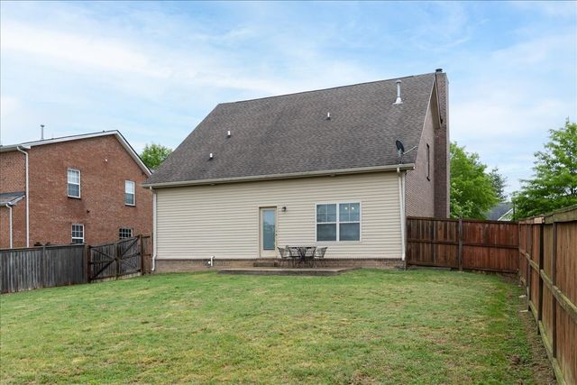 400 Stratford Park Blvd, Gallatin, TN 37066