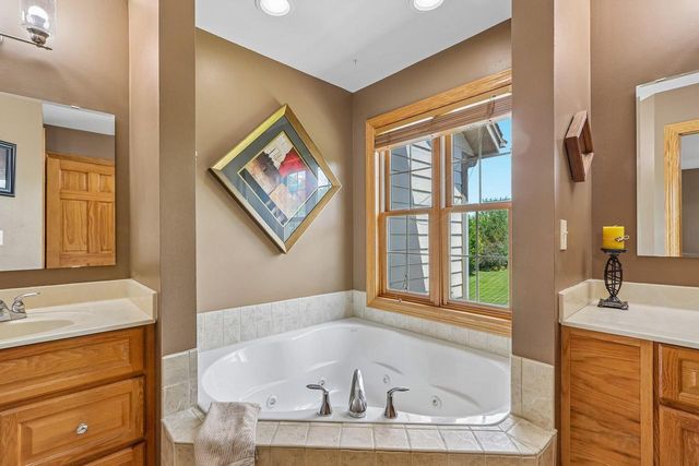 N63W27176 Maple STREET, Sussex, WI 53089