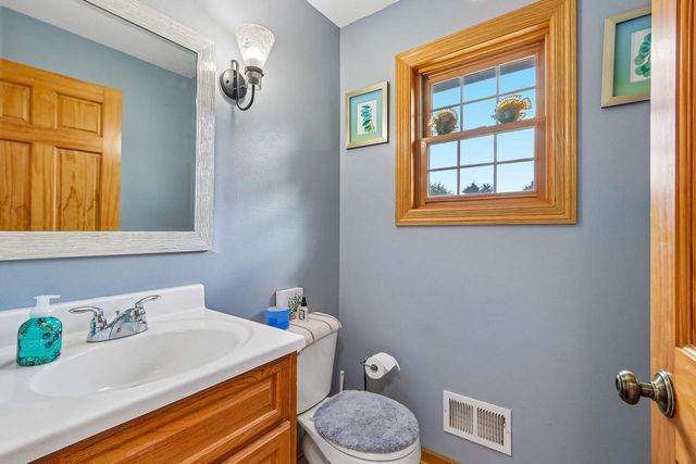 N63W27176 Maple STREET, Sussex, WI 53089