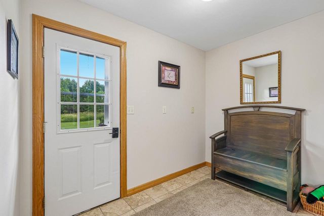 N63W27176 Maple STREET, Sussex, WI 53089