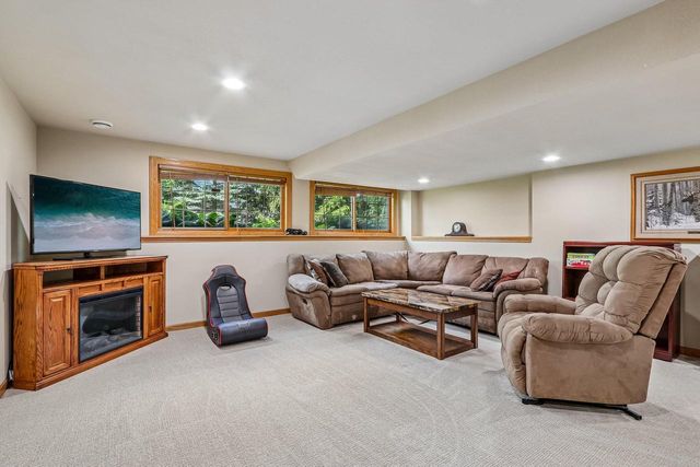 N63W27176 Maple STREET, Sussex, WI 53089