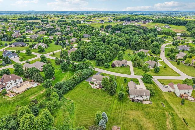 N63W27176 Maple STREET, Sussex, WI 53089