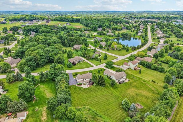 N63W27176 Maple STREET, Sussex, WI 53089
