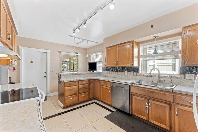 3680 NE 15th Terrace, Pompano Beach, FL 33064