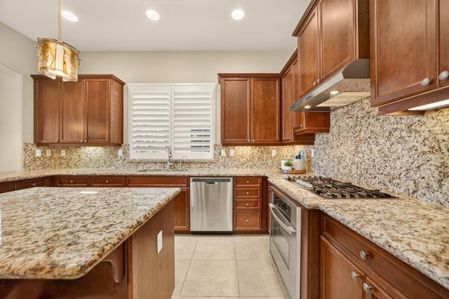 691 Lefevre Dr, Folsom, CA 95630