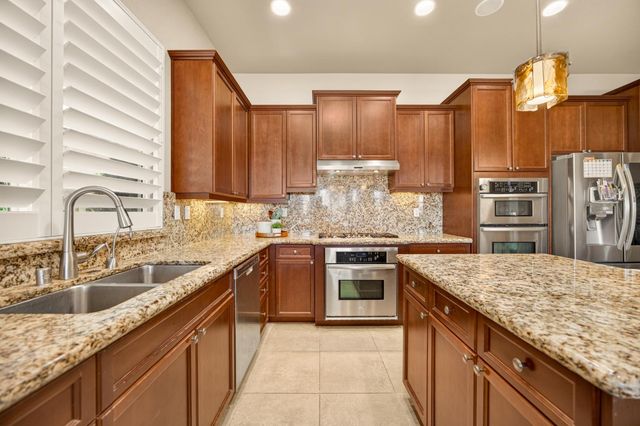 691 Lefevre Dr, Folsom, CA 95630