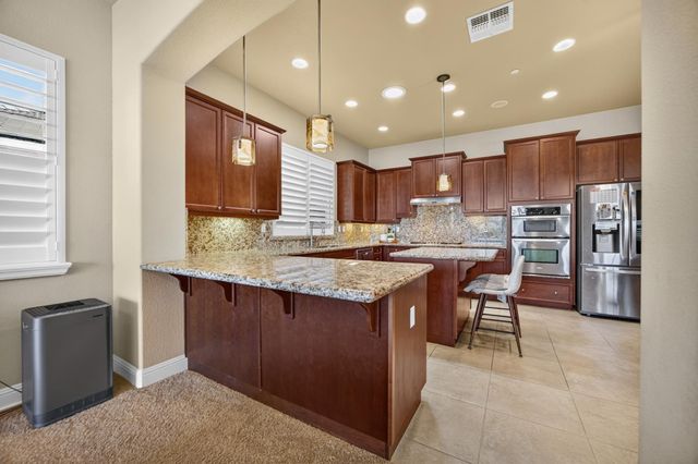 691 Lefevre Dr, Folsom, CA 95630