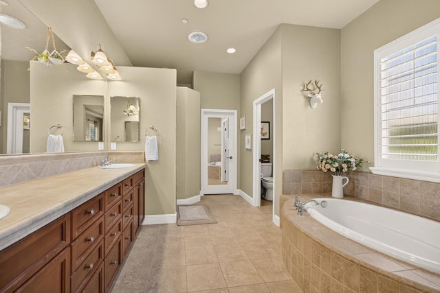 691 Lefevre Dr, Folsom, CA 95630