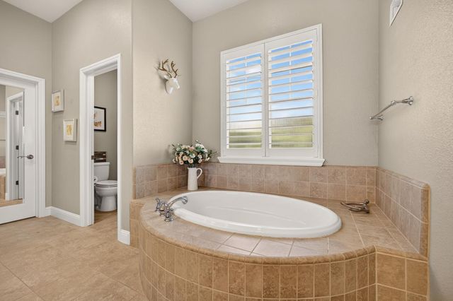691 Lefevre Dr, Folsom, CA 95630