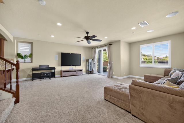 691 Lefevre Dr, Folsom, CA 95630
