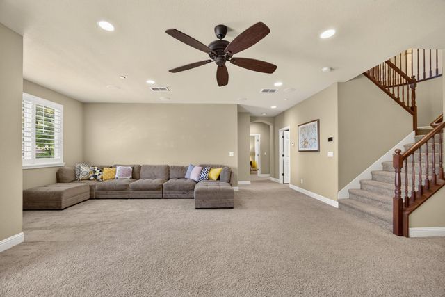 691 Lefevre Dr, Folsom, CA 95630