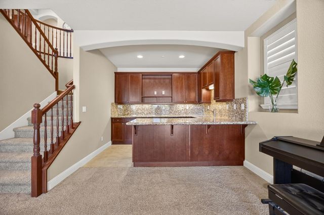 691 Lefevre Dr, Folsom, CA 95630
