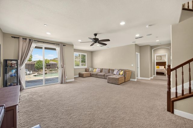 691 Lefevre Dr, Folsom, CA 95630