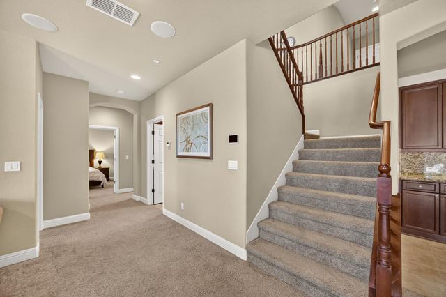 691 Lefevre Dr, Folsom, CA 95630