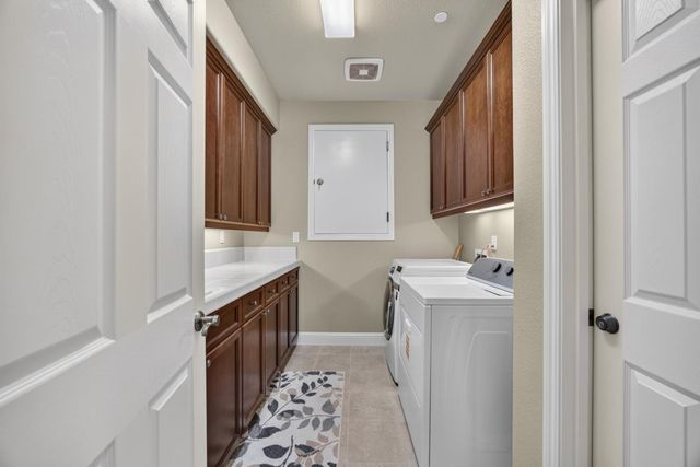 691 Lefevre Dr, Folsom, CA 95630