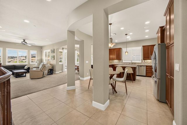 691 Lefevre Dr, Folsom, CA 95630