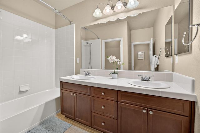 691 Lefevre Dr, Folsom, CA 95630