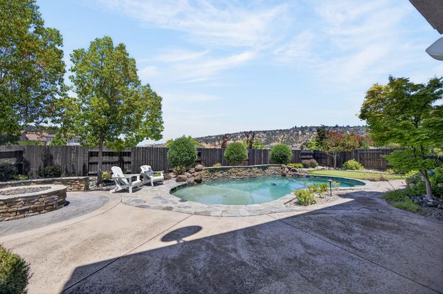 691 Lefevre Dr, Folsom, CA 95630