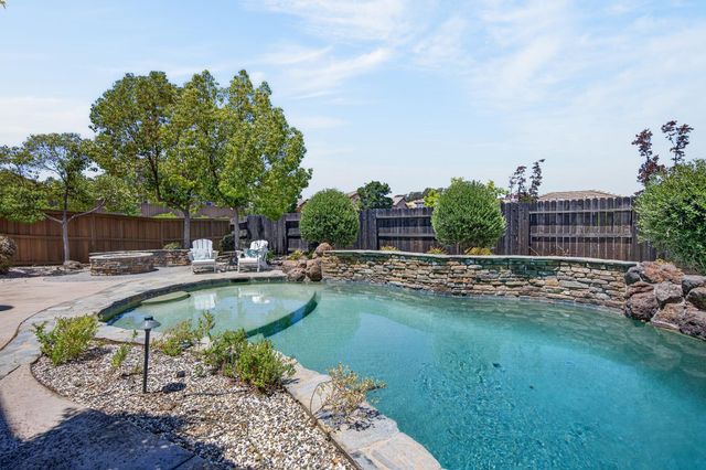 691 Lefevre Dr, Folsom, CA 95630