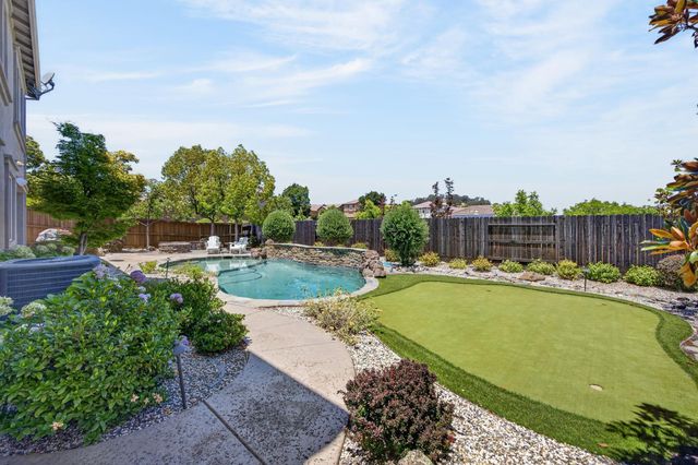 691 Lefevre Dr, Folsom, CA 95630