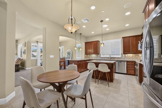 691 Lefevre Dr, Folsom, CA 95630