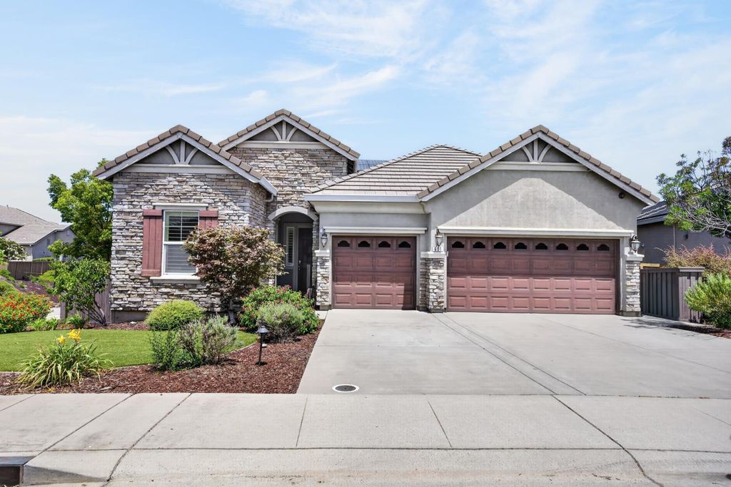 691 Lefevre Dr, Folsom, CA 95630