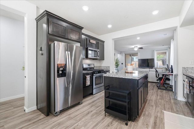 2120 Provincetown Way, Roseville, CA 95747