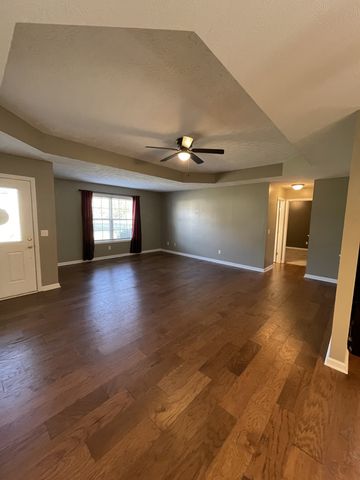 135 Leigh Anna Cir, Lafayette, TN 37083