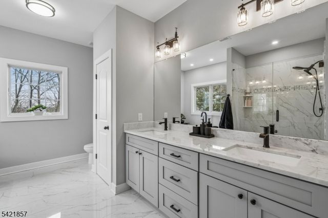 518 Cardinal Ln, Green Brook Twp., NJ 08812