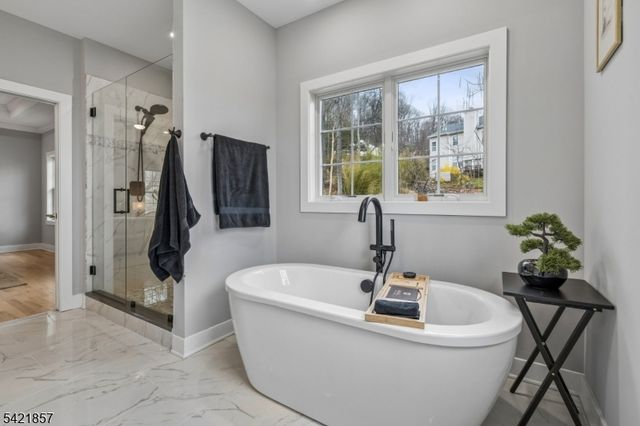 518 Cardinal Ln, Green Brook Twp., NJ 08812