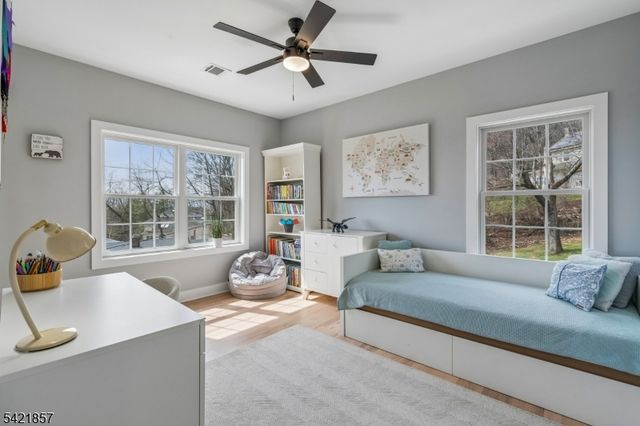 518 Cardinal Ln, Green Brook Twp., NJ 08812