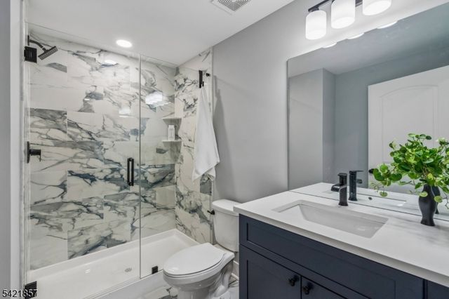518 Cardinal Ln, Green Brook Twp., NJ 08812