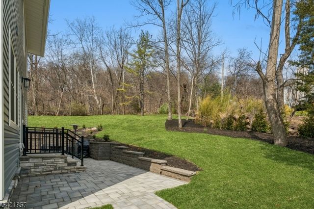 518 Cardinal Ln, Green Brook Twp., NJ 08812