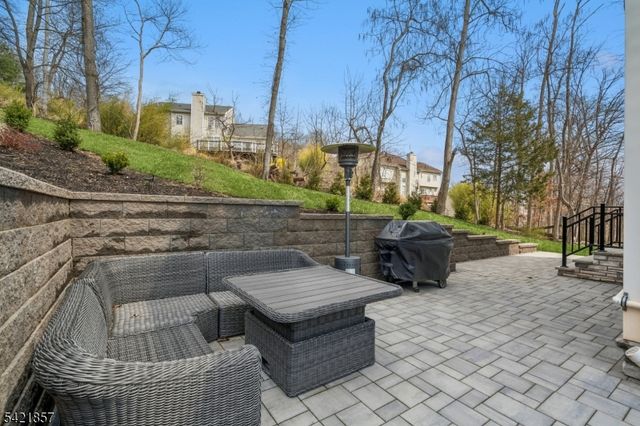 518 Cardinal Ln, Green Brook Twp., NJ 08812