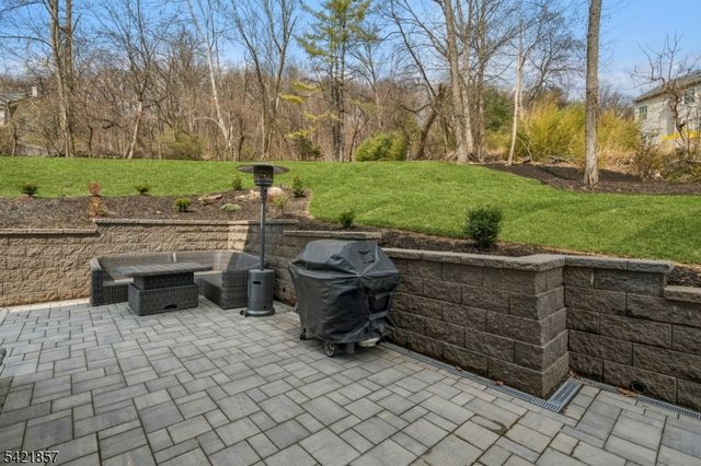 518 Cardinal Ln, Green Brook Twp., NJ 08812