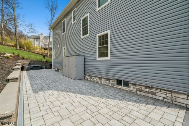 518 Cardinal Ln, Green Brook Twp., NJ 08812